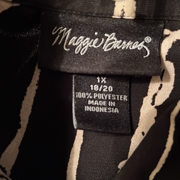 Maggie Barnes black & white geometric print 1X - Picture 7 of 7